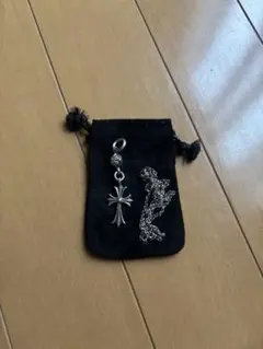 コ*コ様 Chrome Hearts クロスチャーム ピンクストーン - メルカリ