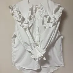 ホワイト フリルブラウス フリルデザイン