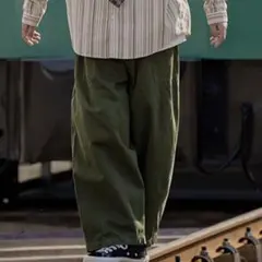 カーゴパンツ ワイドレッグパンツ カーキ