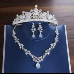 無色3点セットイヤリングネックレスティアラアクセサリー ブライダル ウェディング
