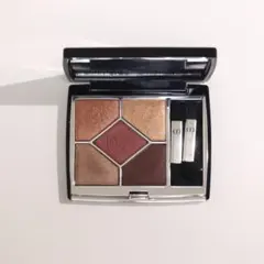 Dior サンククルールクチュール 689