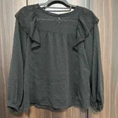 透け感　フリル付き黒長袖ブラウス