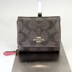 極美品✨COACH 三つ折り財布 コンパクトウォレット シグネチャー 馬車金具