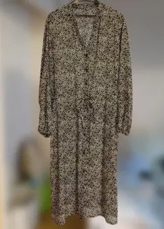 GU 花柄風Vネック前ボタン前開きロングワンピース M 黒・白・赤 裏地つき