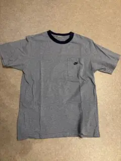 Nike グレー Tシャツ ポケット付き