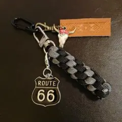 ③ ROUTE66 チャーム パラコードキーホルダー　オルテガ柄型押し本革タグ