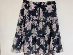 レストローズ　花柄フレアスカート 黒