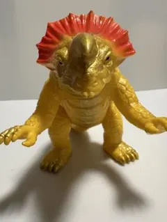 闇に光る怪獣シリーズ パチ怪獣 ソフビ レトロ 蓄光 2体まとめ - メルカリ