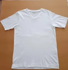 U.A GREEN LABEL ホワイト Vネック Tシャツ Sのサムネイル