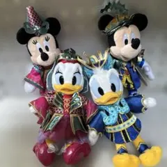 ミッキー　ミニー　ドナルド　デイジー　ぬいぐるみバッジ
