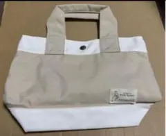 ベージュ/白　新品ピーターラビットミニトートバッグ21、5 ×20、5 ×10