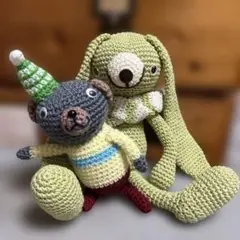 編みぐるみ二体