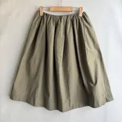 美品　ナノユニバース　ナイロン　フレアスカート　オリーブ　38のサムネイル