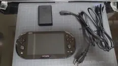 【訳アリ】PS Vita PCH2000 64GBメモカ 充電器ケーブル付き