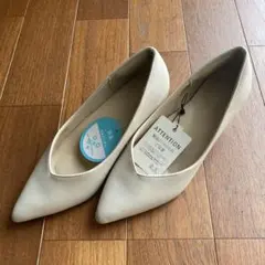 新品✳︎SHOO LA RUE ✳︎アイボリー　ポインテッドトゥ　パンプスのサムネイル