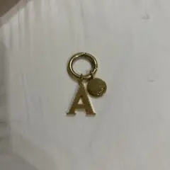 Chloe アルファベット イニシャルチャーム A ゴールドカラーのサムネイル