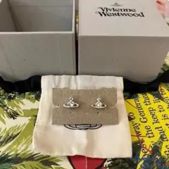 ピアス ヴィヴィアン