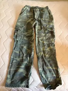 迷彩柄カジュアルパンツ