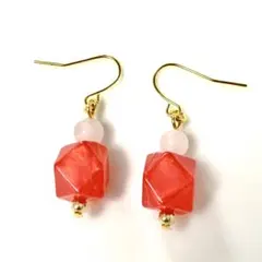 天然石　ローズクォーツ　ピアス　赤　レッド　ラメ　多面体　ビーズ　ハンドメイド