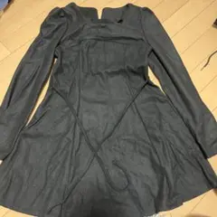 黒の長袖Aラインワンピース