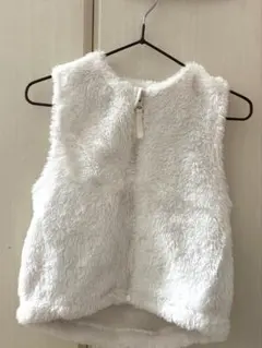 ベビーベスト 80 ホワイト　フリース生地