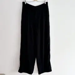 ブラック ワイドパンツ 軽量素材 スラックス タック入り きれいめ シンプル