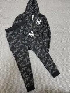 Volcom タイダイ柄 セットアップ　Mサイズ Volcom タイダイ柄 セットアップ Mサイズ - メルカリ