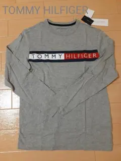 売り切りTOMMY HILFIGER　ロンT 　新品未使用タグ付き