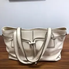 トッズのバッグになります。