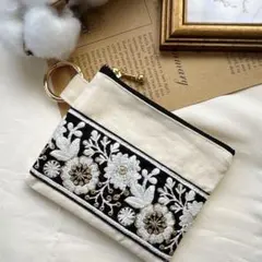 インド刺繍リボン＊カラビナ付き＊吊るせるポーチ