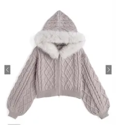【試着のみ】ファーフードケーブル編みニットパーカー