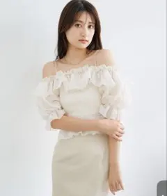cocodeal シャーリングオフショルブラウス - メルカリ
