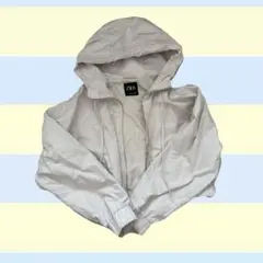 ZARA ショート丈　フード付きホワイトジャケット Mのサムネイル