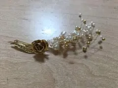 ゴールドのバラとパールのブローチ