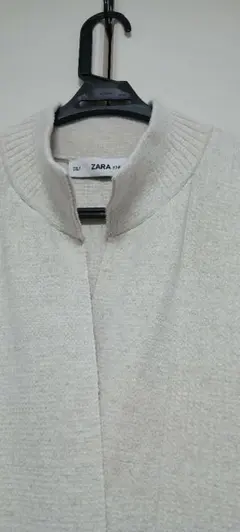 ZARA ボタン付き長袖カーディガン クリーム