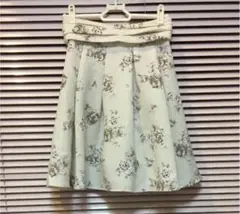 マジェスティックレゴン 花柄スカートのサムネイル