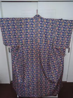 訳あり　美品　しつけ付　洗える着物　小紋　袷　　六角形柄　蝶々柄　花柄