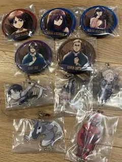 一番くじ　進撃の巨人　アクリルキーホルダー　缶バッジ