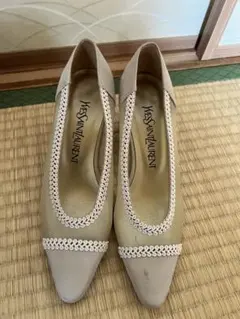 Yves Saint Laurent パンプス 35 ベージュのサムネイル