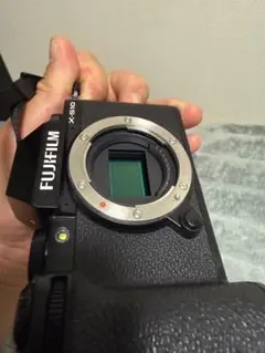 FUJIFILM X-S10 本体 + バッテリー3個のサムネイル