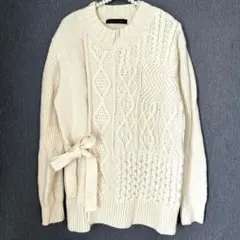 URBAN RESEARCH アイボリー ケーブルニットセーター　リボン