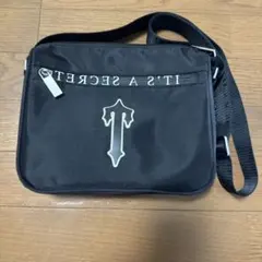 TRAP STARブラック ショルダーバッグ