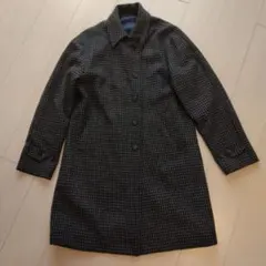 ステンカラーコート 黒とグレーのチェック柄
