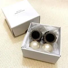 ハンドメイド　ピアス　ヴィンテージ　ボタン　ヴィンテージピアスのサムネイル