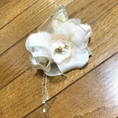 ホワイト花モチーフコサージュ＊送料込み＊