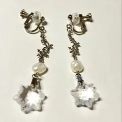 フローズンエーデルワイス❣️SPスワロビーズと淡水パールと3連の雪の結晶イヤリング