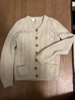 UNITED ARROクリーム色 ケーブル編み ニットカーディガン