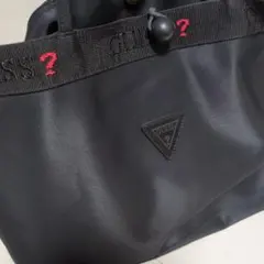 【大容量】GUESS？デザイン ナイロントートバッグ ブラックのサムネイル