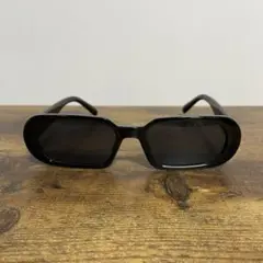 オーバル　サングラス　ブラック　ヴィンテージ　レトロ　スタイル
