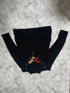 花刺繍 黒 長袖ニット